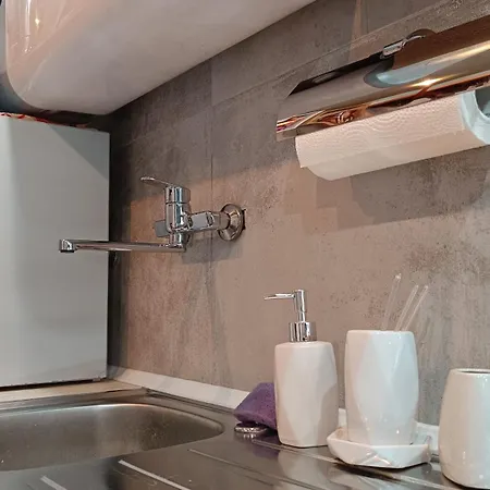 Nitro 1 Premium Cozy - Wine Tasting - Souvenir - Art Gallery - Private Guided Tours - Relaxing - Romantic דירה סקופיה