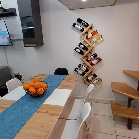 Nitro 1 Premium Cozy - Wine Tasting - Souvenir - Art Gallery - Private Guided Tours - Relaxing - Romantic *