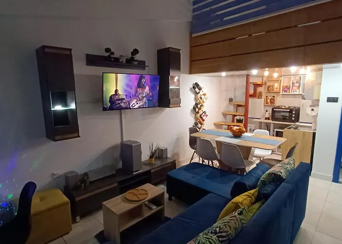 Nitro 1 Premium Cozy - Wine Tasting - Souvenir - Art Gallery - Private Guided Tours - Relaxing - Romantic *