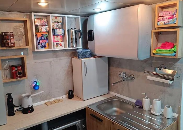 Nitro 1 Premium Cozy - Wine Tasting - Souvenir - Art Gallery - Private Guided Tours - Relaxing - Romantic Apartment Skopje