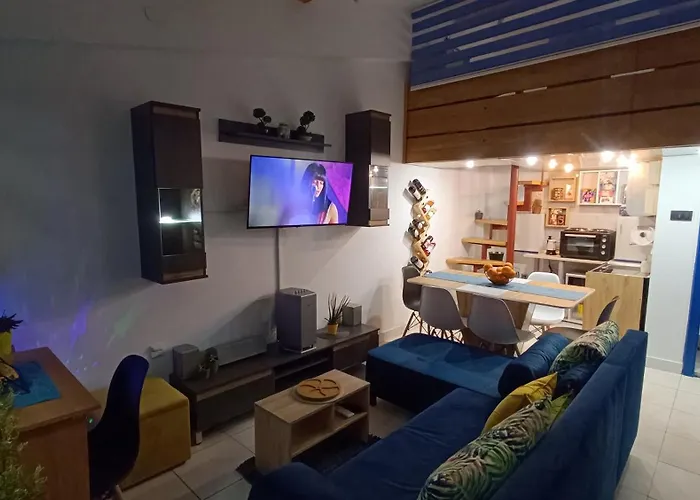 Nitro 1 Premium Cozy - Wine Tasting - Souvenir - Art Gallery - Private Guided Tours - Relaxing - Romantic * Skopje